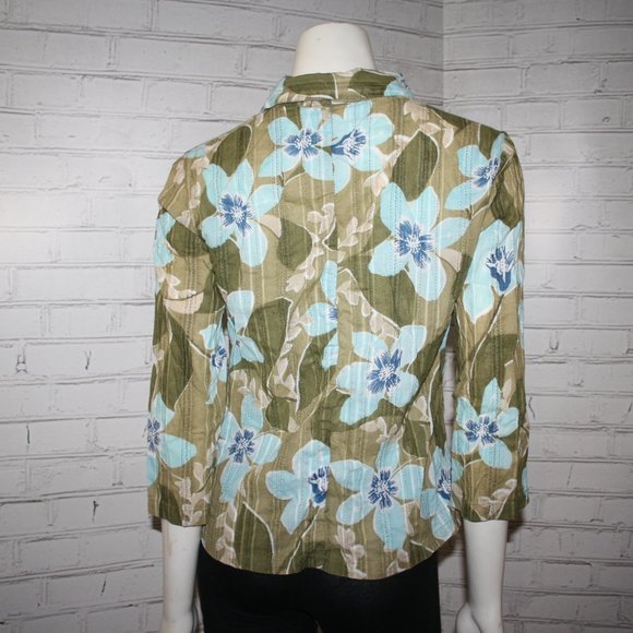 🌿💙 First Issue · Green & Blue Floral Button Down · Size Small - Picture 5 of 5